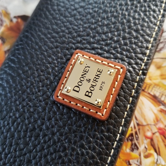 Dooney & Bourke Natural Leather Slim Wallet - Picture 2 of 8